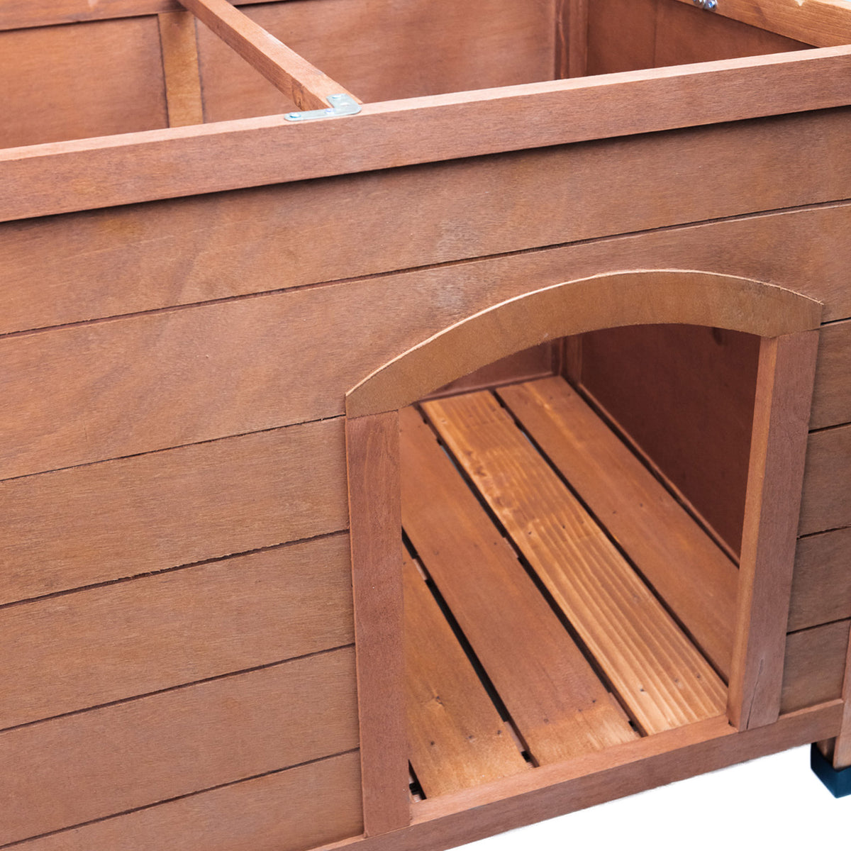 AQPET FRIENDS Wooden Kennel with Openable Roof for Dogs and Cats Comfort and Relaxation